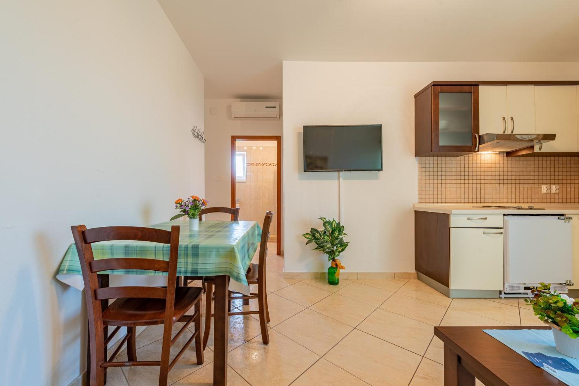 Ferienwohnung haus toni Ražanac Exterior foto