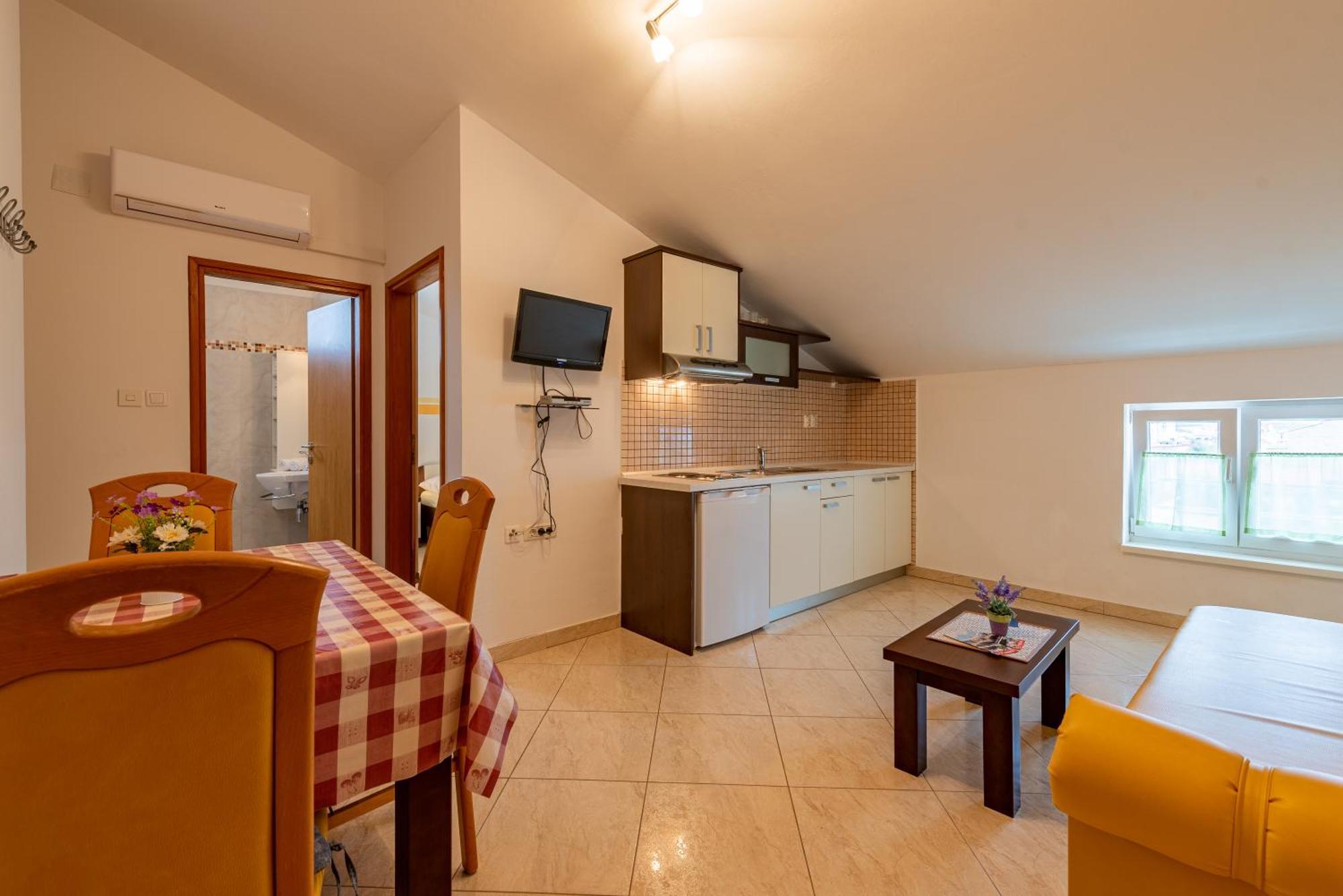 Ferienwohnung haus toni Ražanac Exterior foto